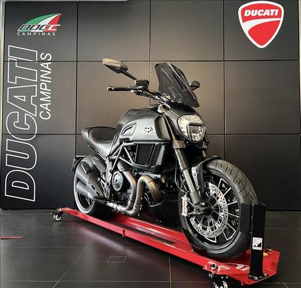 DUCATI DIAVEL DARK 